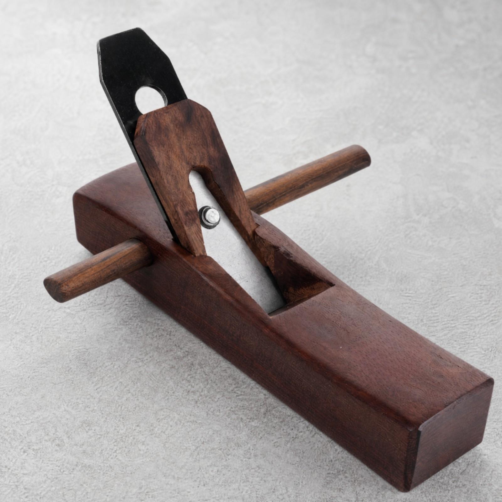 Plaina manual para carpintaria - Hand Tools In Workshop avaliação e preço